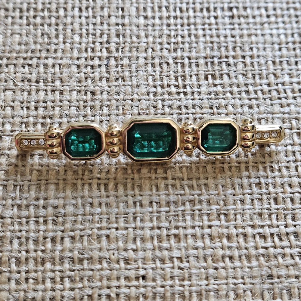 Swarovski Vintage Bar Pin with Emerald Green Stones Gold